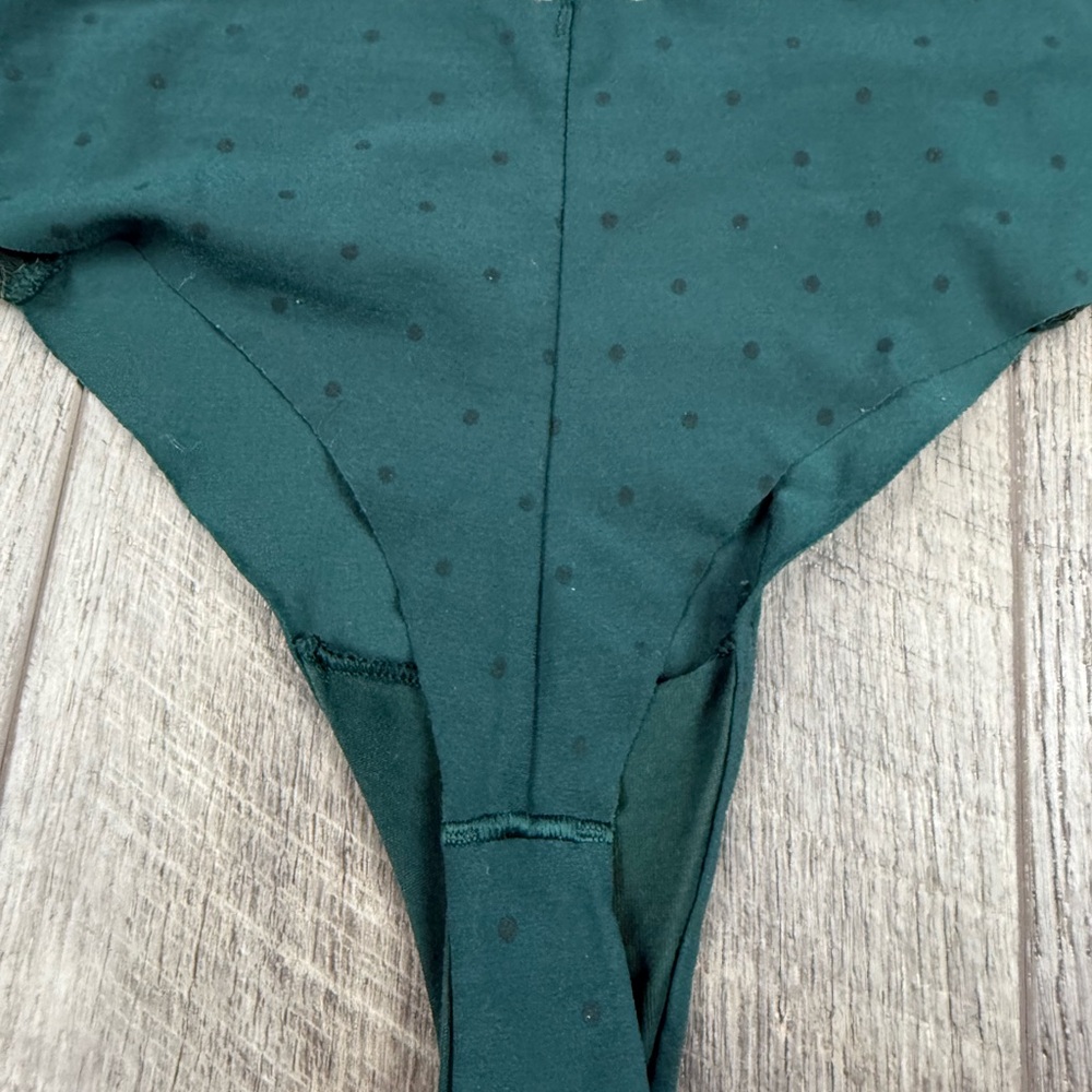 VS Dark Green Polka Dot Thong‎ - Picture 7 of 8